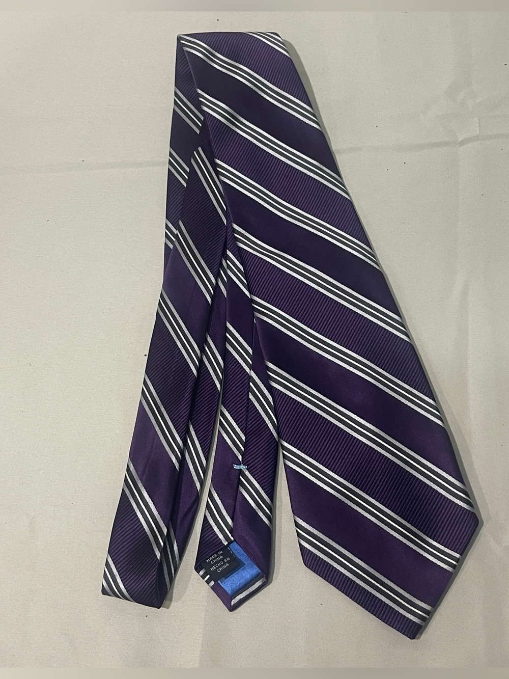 Bugatti 100% Silk‎ Tie Purple Diagonal Striped Minimalist Formal Elegance